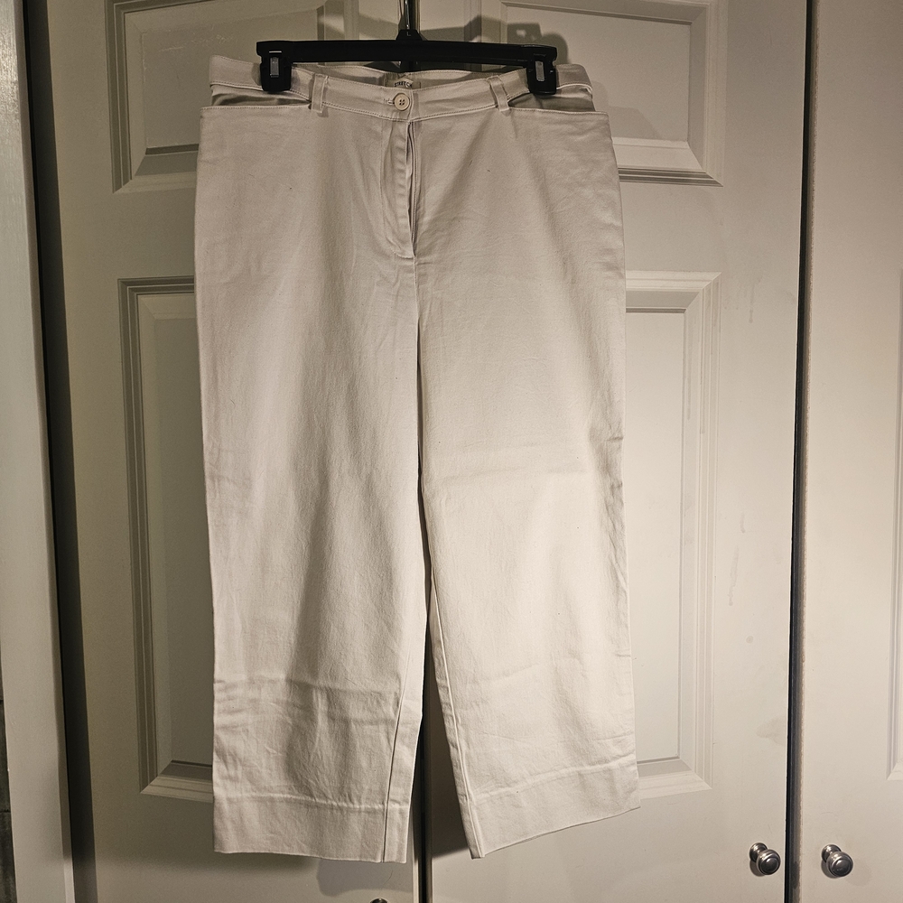 St. John’s Bay Cream Stretch Capri Pants Syretch Size 10
